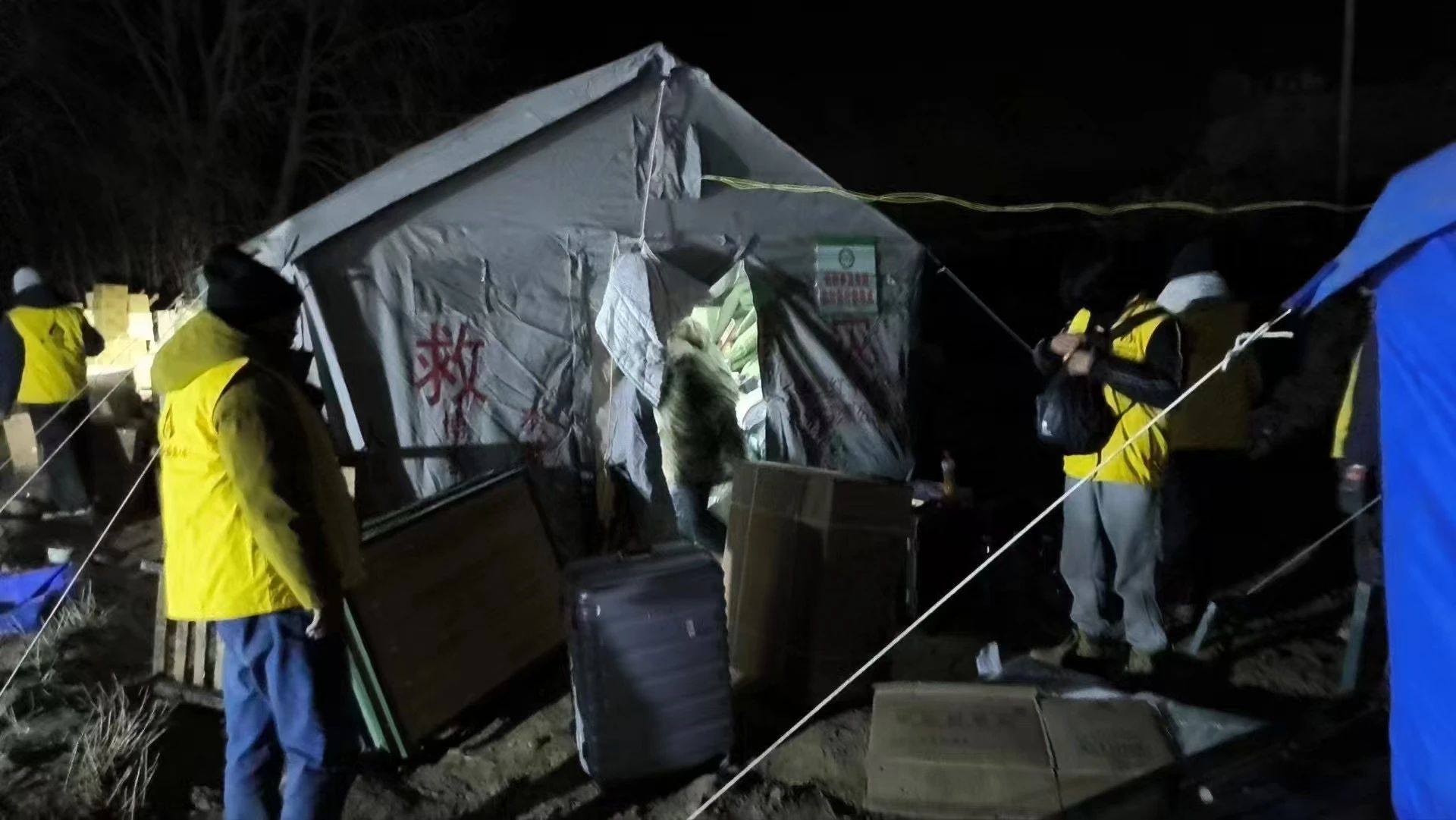 Field deployment · Dingri County, night